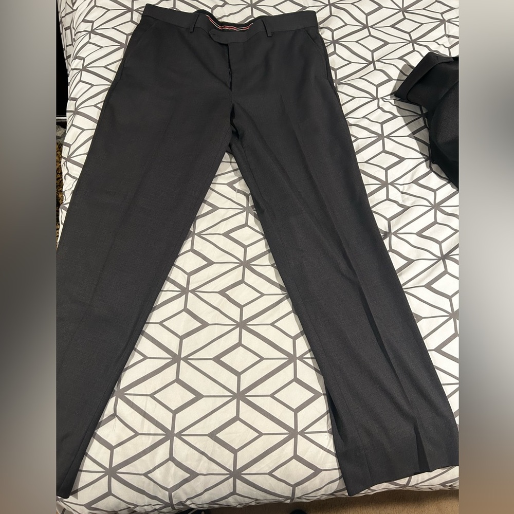 42L Boccaccio Men’s Suit. Dark/Charcoal Gray. Pants and Jacket. Tailored to slim